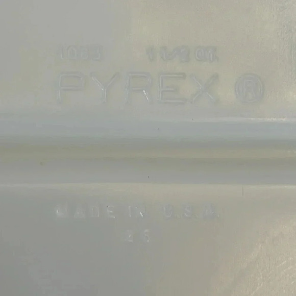 Vintage Pyrex White Milk Glass Divided Serving Casserole Dishes 1.5 Quart #1063 - Picture 6 of 6